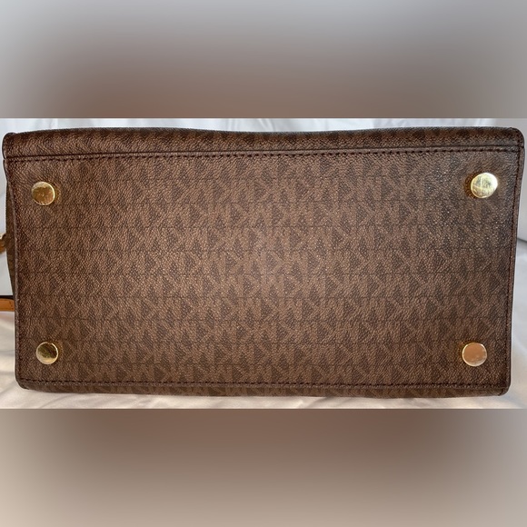 Michael Kors Leather Hamilton Satchel Bag Purse with Crossbody Strap - Picture 7 of 15